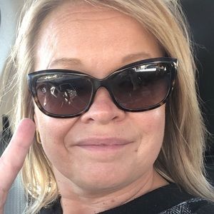 Meet your Posher, Deanna